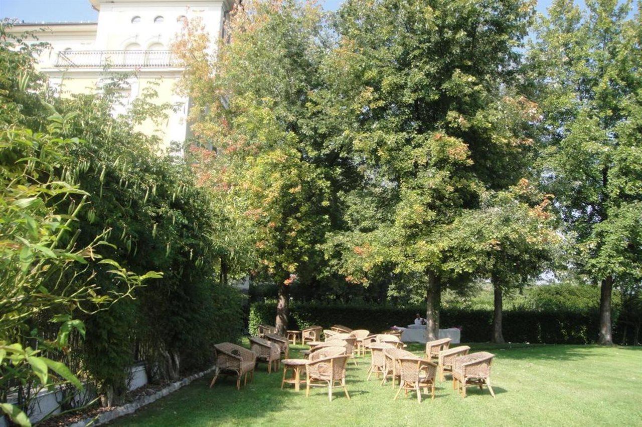 Hotel Villa Malpensa Vizzola Ticino Exteriör bild