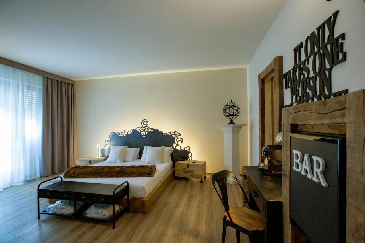 Hotel Villa Malpensa Vizzola Ticino Exteriör bild