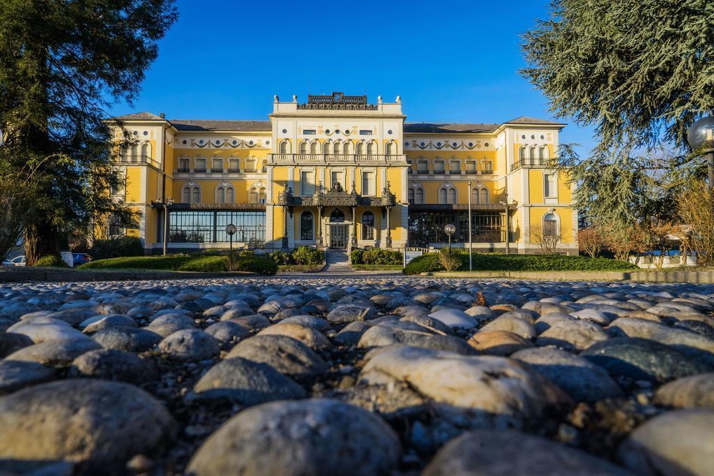 Hotel Villa Malpensa Vizzola Ticino Exteriör bild