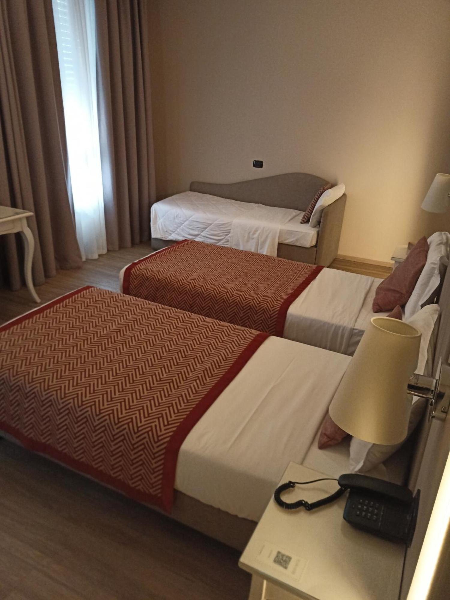 Hotel Villa Malpensa Vizzola Ticino Exteriör bild