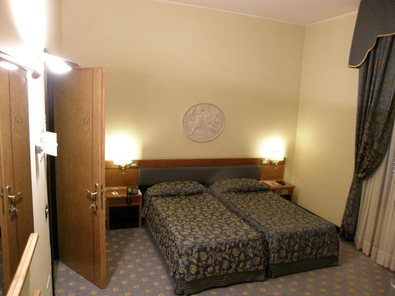 Hotel Villa Malpensa Vizzola Ticino Exteriör bild