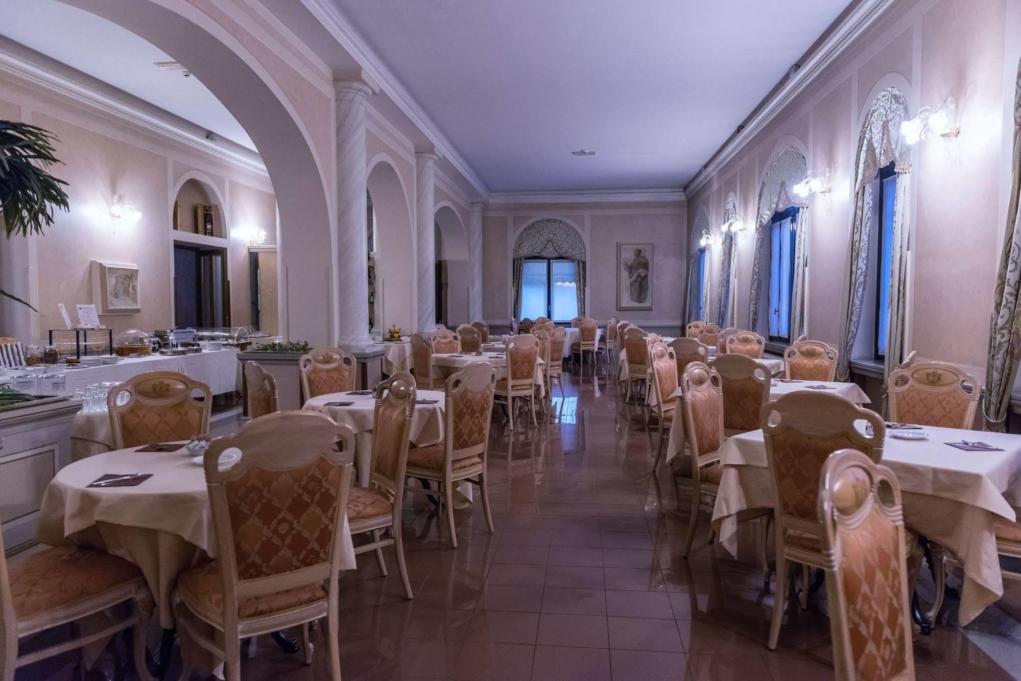 Hotel Villa Malpensa Vizzola Ticino Exteriör bild