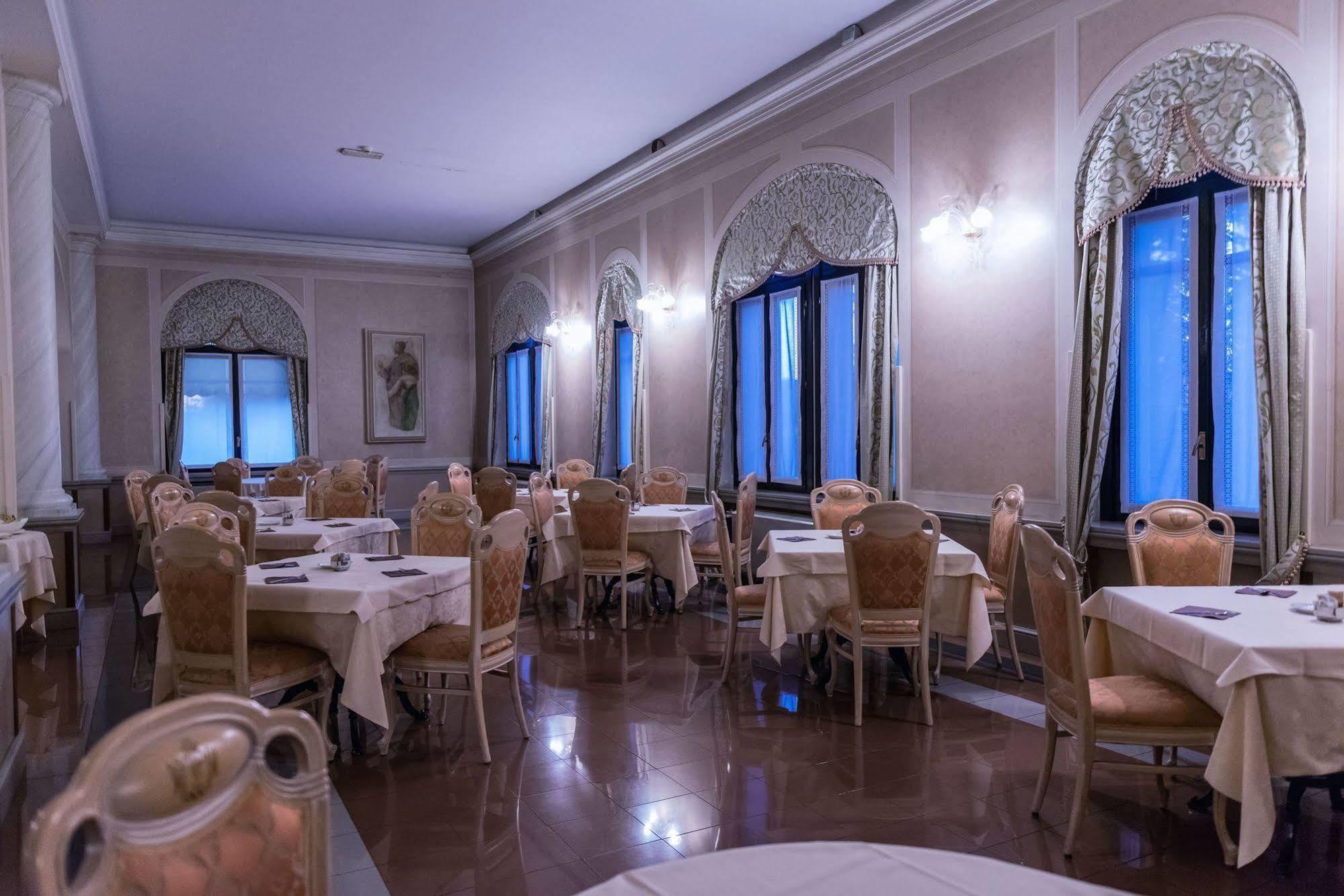 Hotel Villa Malpensa Vizzola Ticino Exteriör bild